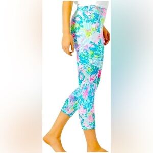 Lilly Pulitzer Weekender High Rise Crop Luxletic NWT Fished My Wish Size Medium